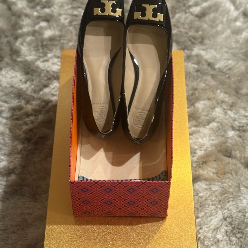 Tory Burch Glossy Black Loafers with Gold Emblem